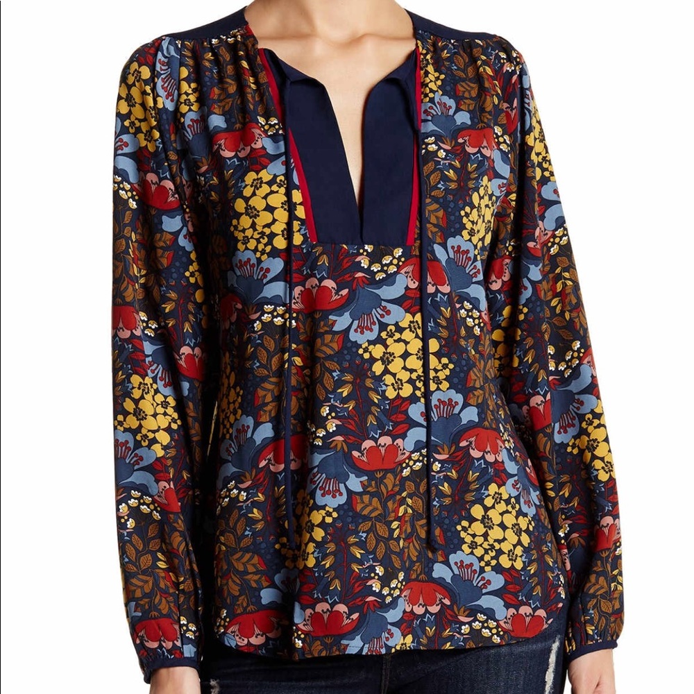 Romeo & Juliet Couture - Floral Split Neck Blouse